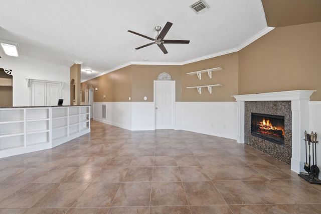10847 Spruce Drive S, La Porte, TX 77571