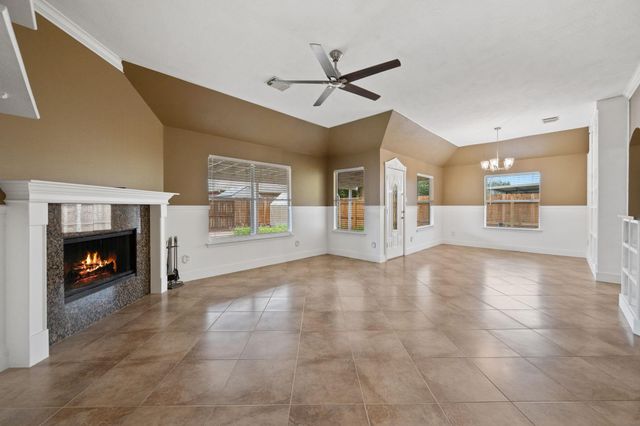 10847 Spruce Drive S, La Porte, TX 77571