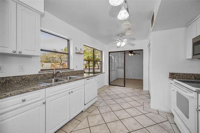 10626 LONGWOOD DRIVE 102, Seminole, FL 33777