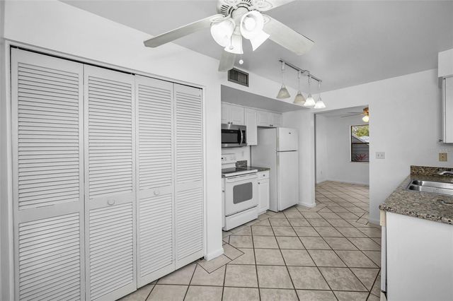 10626 LONGWOOD DRIVE 102, Seminole, FL 33777