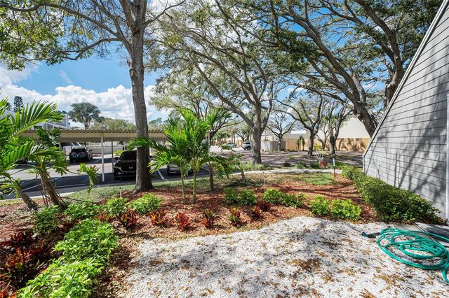 10626 LONGWOOD DRIVE 102, Seminole, FL 33777