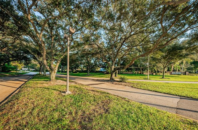 10626 LONGWOOD DRIVE 102, Seminole, FL 33777