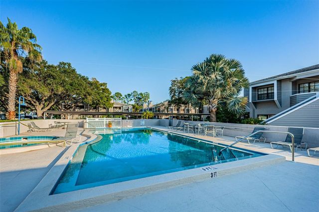10626 LONGWOOD DRIVE 102, Seminole, FL 33777