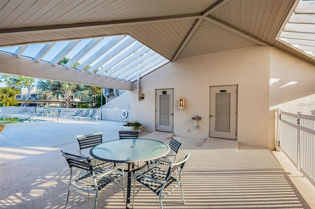 10626 LONGWOOD DRIVE 102, Seminole, FL 33777