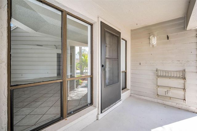 10626 LONGWOOD DRIVE 102, Seminole, FL 33777