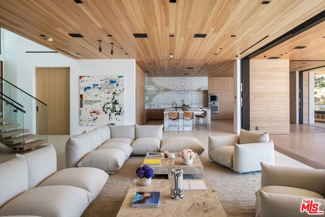 2436 Jupiter Drive, Los Angeles, CA 90046