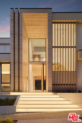 2436 Jupiter Drive, Los Angeles, CA 90046