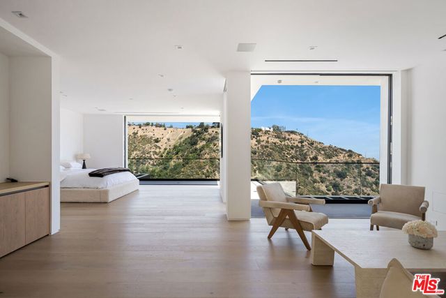 2436 Jupiter Drive, Los Angeles, CA 90046