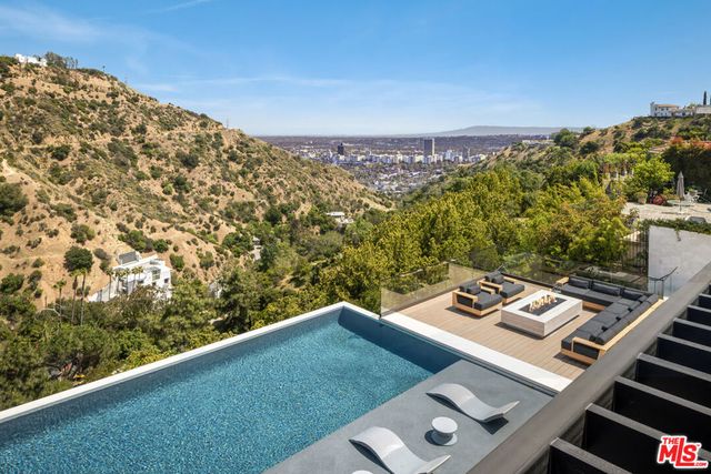 2436 Jupiter Drive, Los Angeles, CA 90046