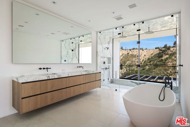 2436 Jupiter Drive, Los Angeles, CA 90046
