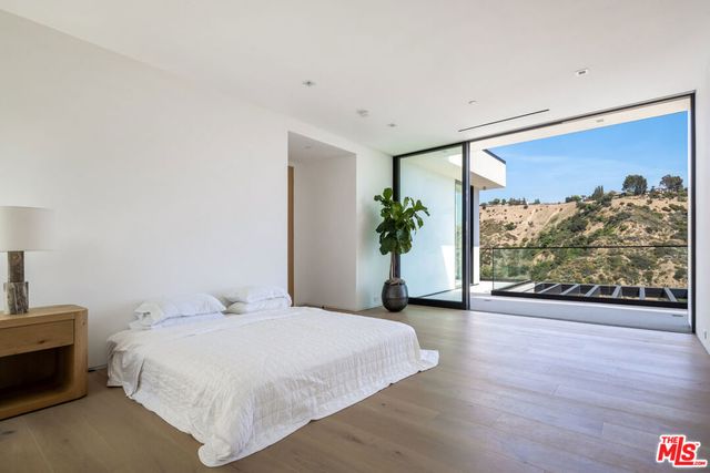 2436 Jupiter Drive, Los Angeles, CA 90046