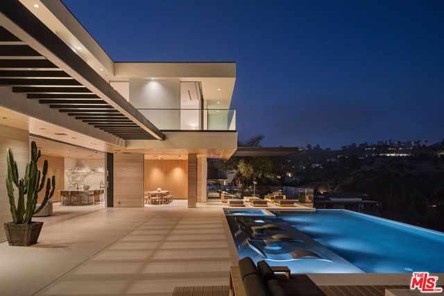 2436 Jupiter Drive, Los Angeles, CA 90046