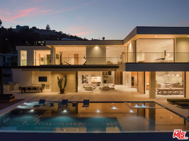 2436 Jupiter Drive, Los Angeles, CA 90046