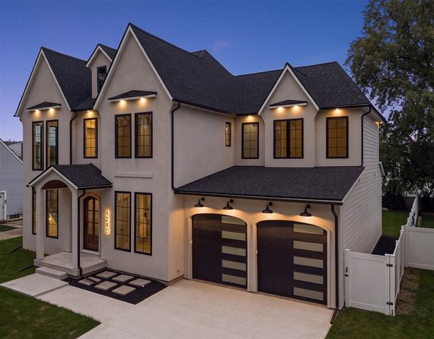 4240 Mandalay Avenue, Royal Oak, MI 48073