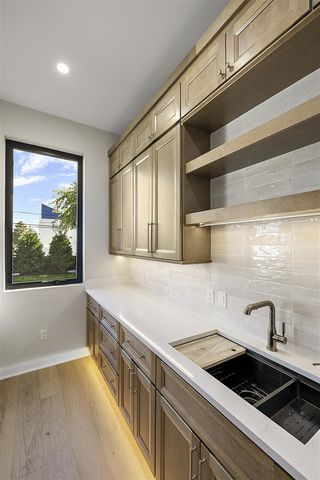 4240 Mandalay Avenue, Royal Oak, MI 48073