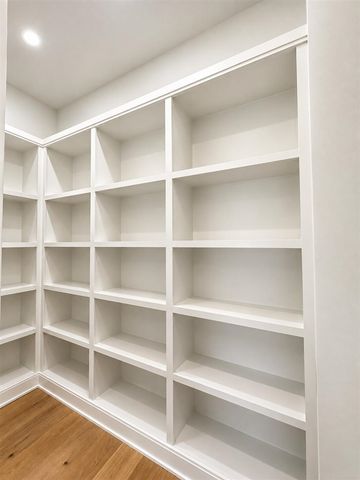 4240 Mandalay Avenue, Royal Oak, MI 48073