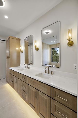 4240 Mandalay Avenue, Royal Oak, MI 48073