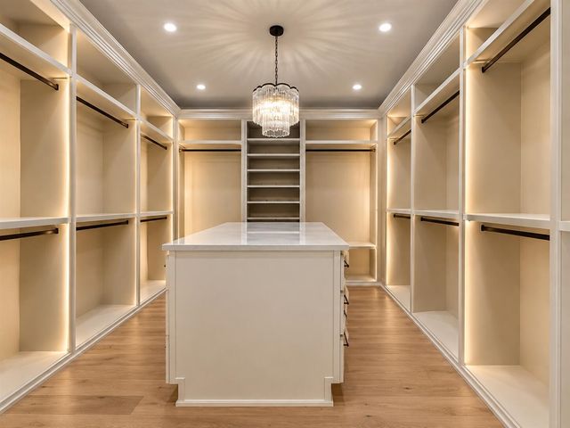 4240 Mandalay Avenue, Royal Oak, MI 48073