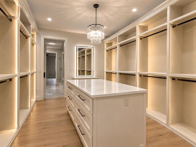 4240 Mandalay Avenue, Royal Oak, MI 48073