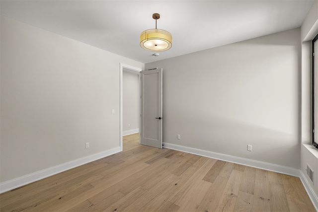 4240 Mandalay Avenue, Royal Oak, MI 48073