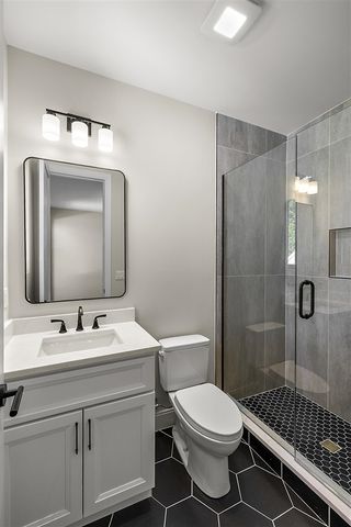4240 Mandalay Avenue, Royal Oak, MI 48073