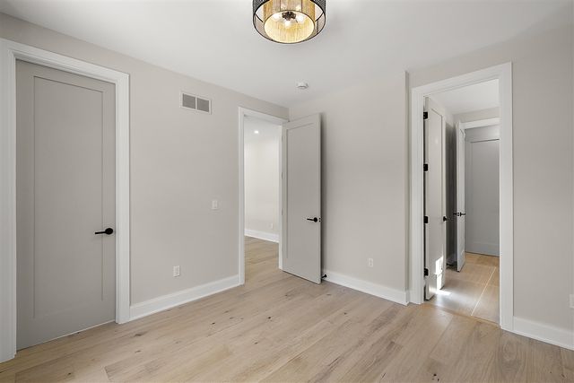 4240 Mandalay Avenue, Royal Oak, MI 48073