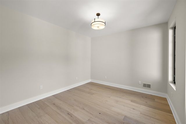 4240 Mandalay Avenue, Royal Oak, MI 48073