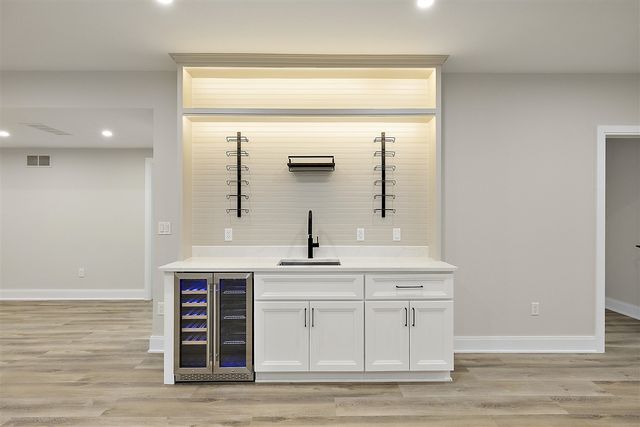 4240 Mandalay Avenue, Royal Oak, MI 48073