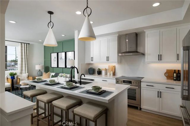 318 E William Way, La Habra, CA 90631