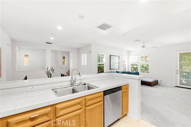 32 Perennial, Irvine, CA 92603