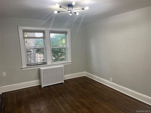 10 Oakridge Place 8D, Eastchester, NY 10709