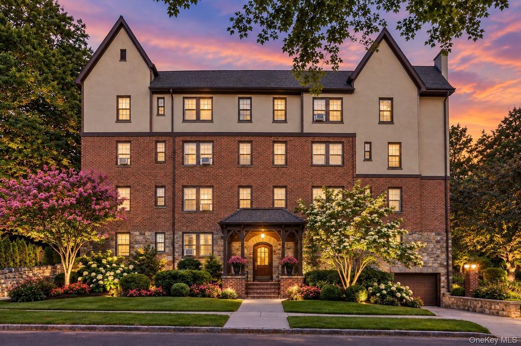 10 Oakridge Place 8D, Eastchester, NY 10709