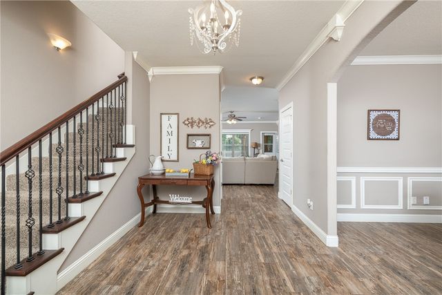 1166 Trail Bluff Drive, Fayetteville, AR 72703