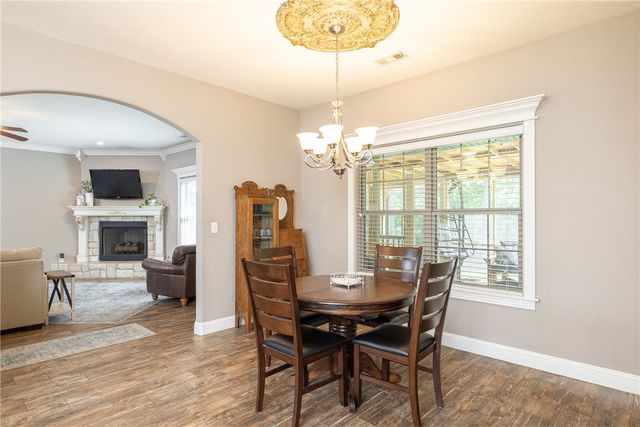 1166 Trail Bluff Drive, Fayetteville, AR 72703