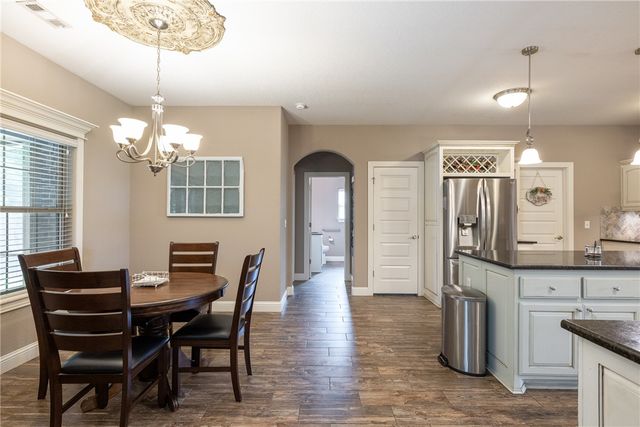 1166 Trail Bluff Drive, Fayetteville, AR 72703
