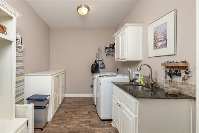 1166 Trail Bluff Drive, Fayetteville, AR 72703