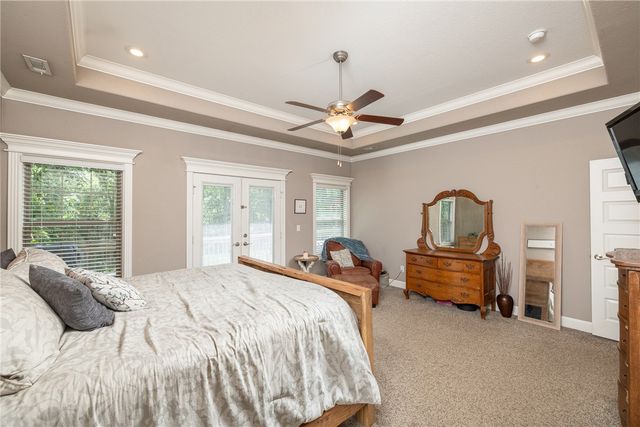1166 Trail Bluff Drive, Fayetteville, AR 72703