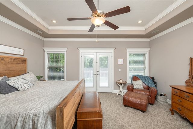1166 Trail Bluff Drive, Fayetteville, AR 72703