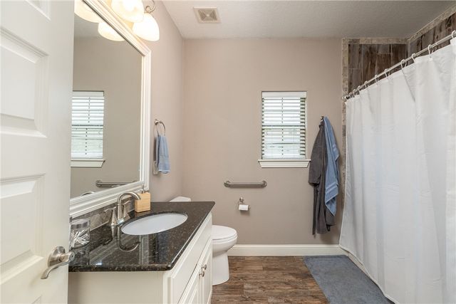 1166 Trail Bluff Drive, Fayetteville, AR 72703
