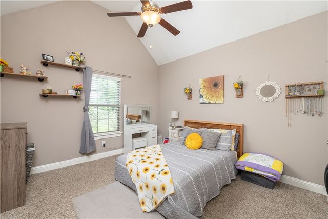 1166 Trail Bluff Drive, Fayetteville, AR 72703