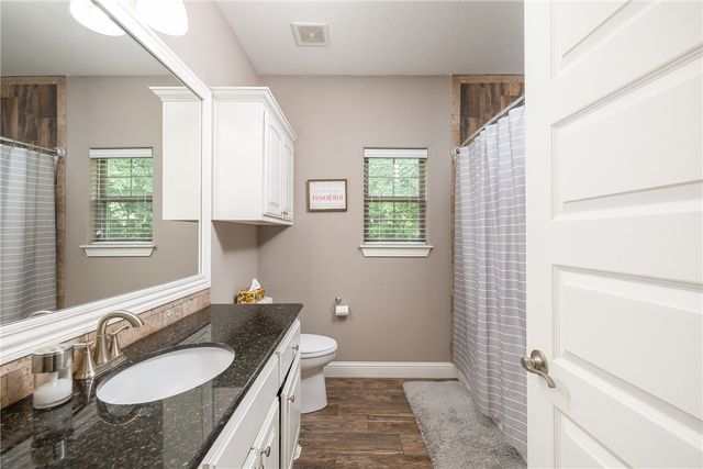 1166 Trail Bluff Drive, Fayetteville, AR 72703