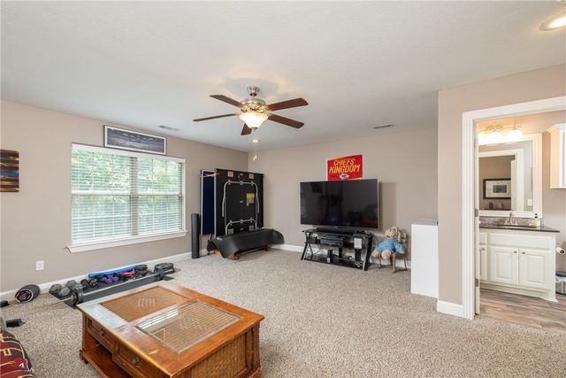 1166 Trail Bluff Drive, Fayetteville, AR 72703