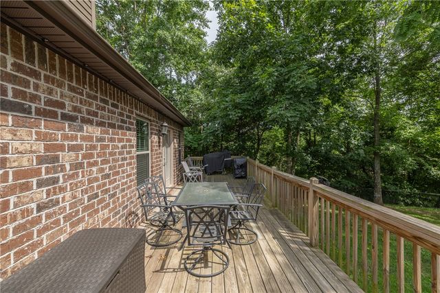 1166 Trail Bluff Drive, Fayetteville, AR 72703