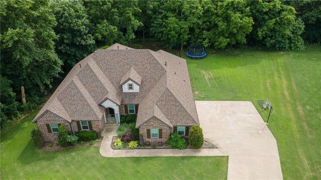 1166 Trail Bluff Drive, Fayetteville, AR 72703