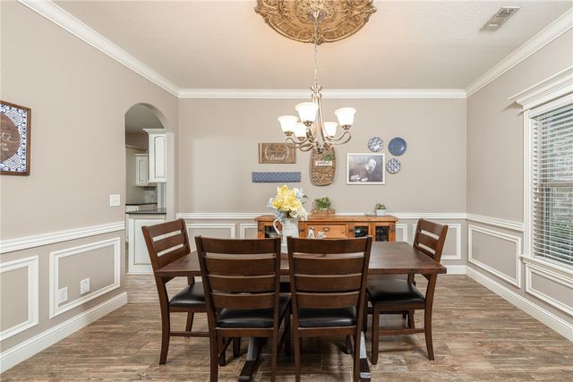 1166 Trail Bluff Drive, Fayetteville, AR 72703