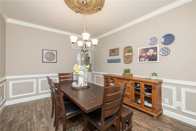 1166 Trail Bluff Drive, Fayetteville, AR 72703