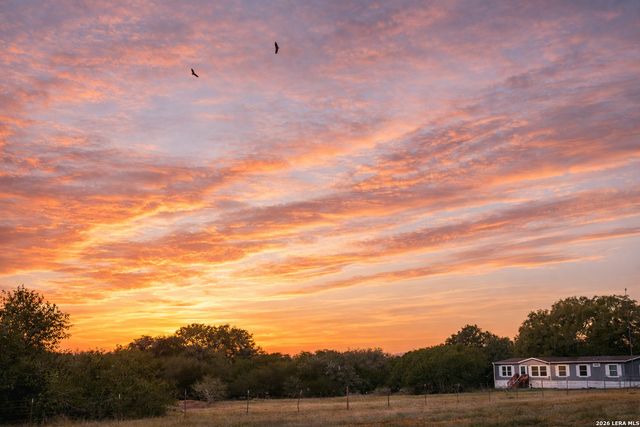 2141 County Road 132, Floresville, TX 78114