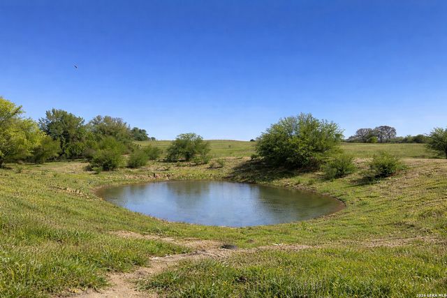 2141 County Road 132, Floresville, TX 78114