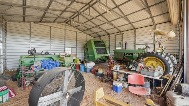 2141 County Road 132, Floresville, TX 78114