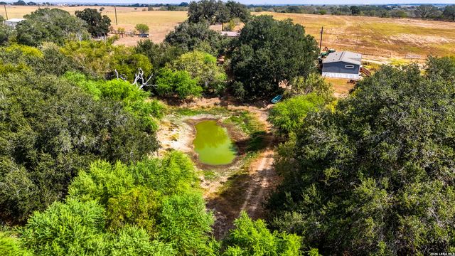 2141 County Road 132, Floresville, TX 78114